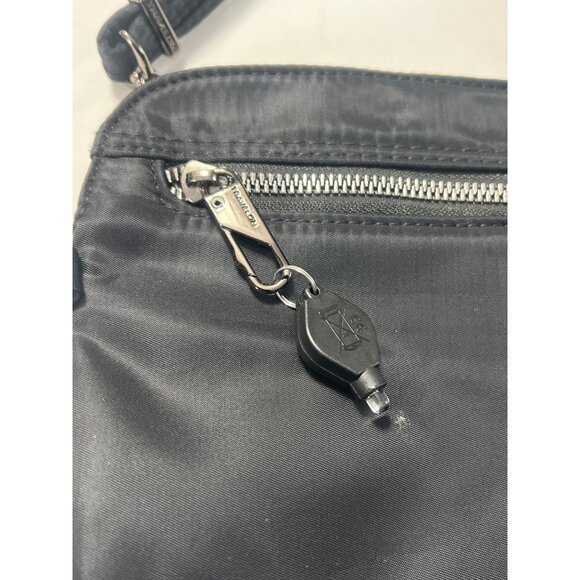 Travelon RFID Blocking Anti-Theft Crossbody Bag - Picture 5 of 9